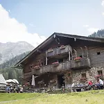 Hochalmbahnen 13w1, Ulme, Nahe Gondel, Hunde Willkommen * Раурис